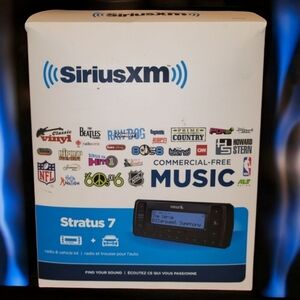 SiriusXM SV7TK1C Stratus 7 Satellite Radio Black- Open Box All Components